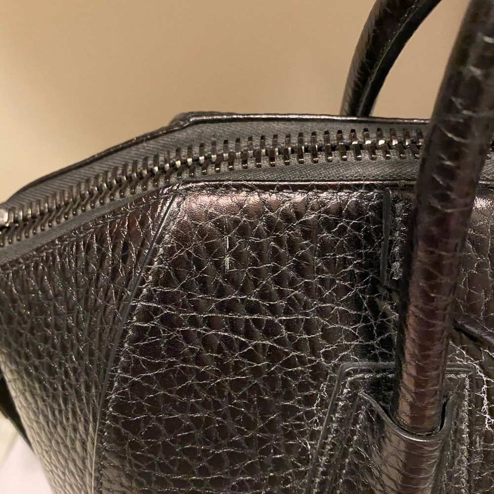 Authentic Rare Givenchy Antigona Bag, Medium - Picture 7 of 16